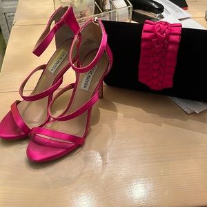 Beautiful satin heel and velour/satin clutch!